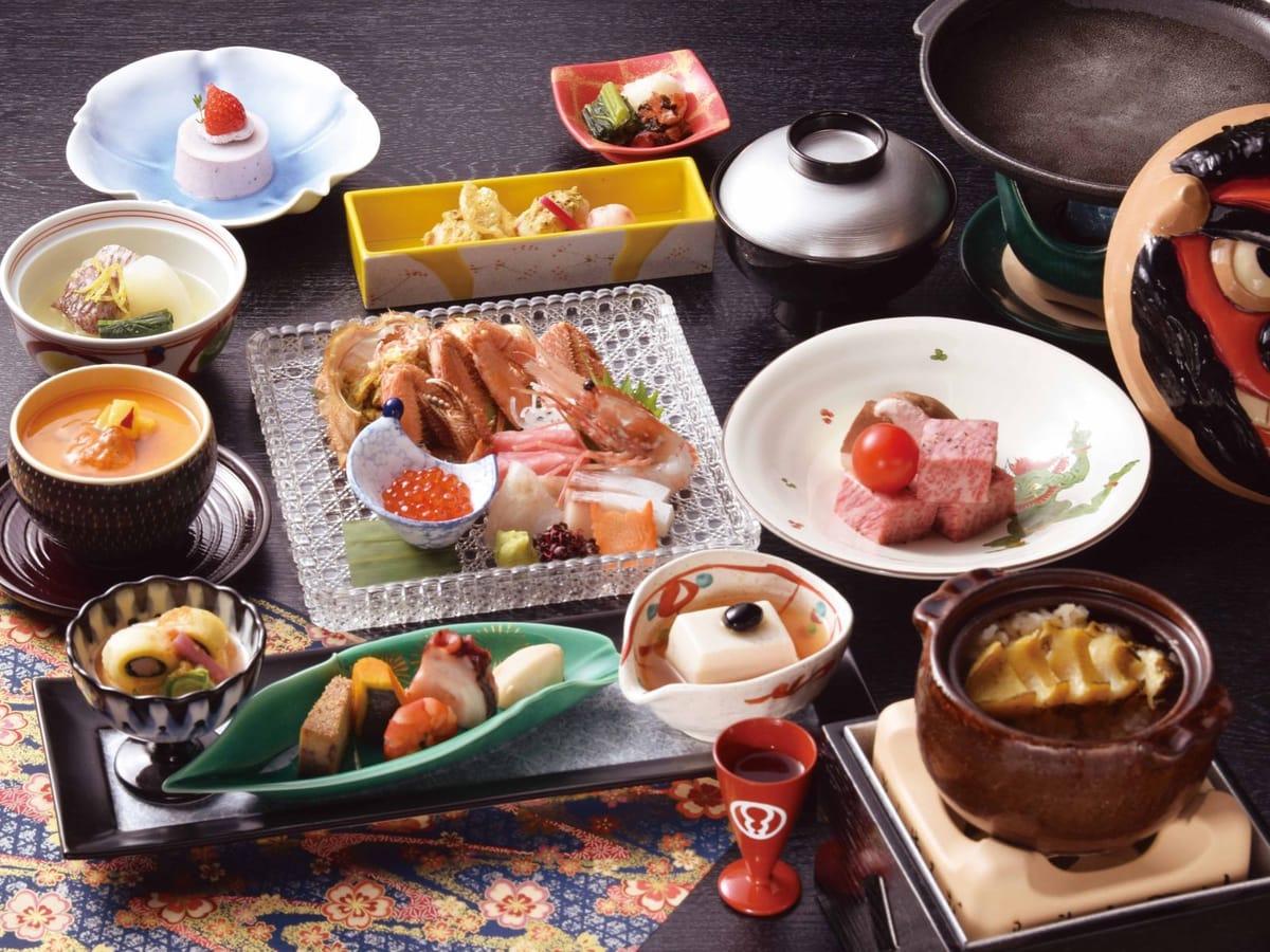 第一滝本館 【早割30】10%OFF!上質な旬の味覚満載 当館最上級の会席を食事処で楽しむ/滝本御膳・和朝食