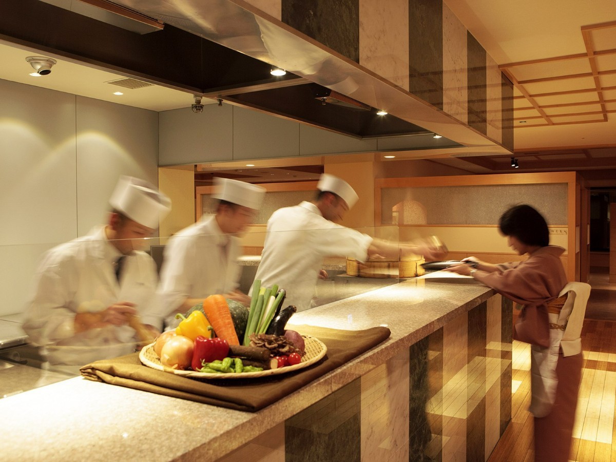 第一滝本館 【早割30】10%OFF!北海道の旬の味覚を食事処で楽しむ/特別御膳・和朝食