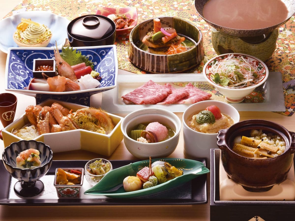 第一滝本館 【絶景満喫】上質な旬の味覚満載 当館最上級の会席を食事処で楽しむ/滝本御膳・和朝食