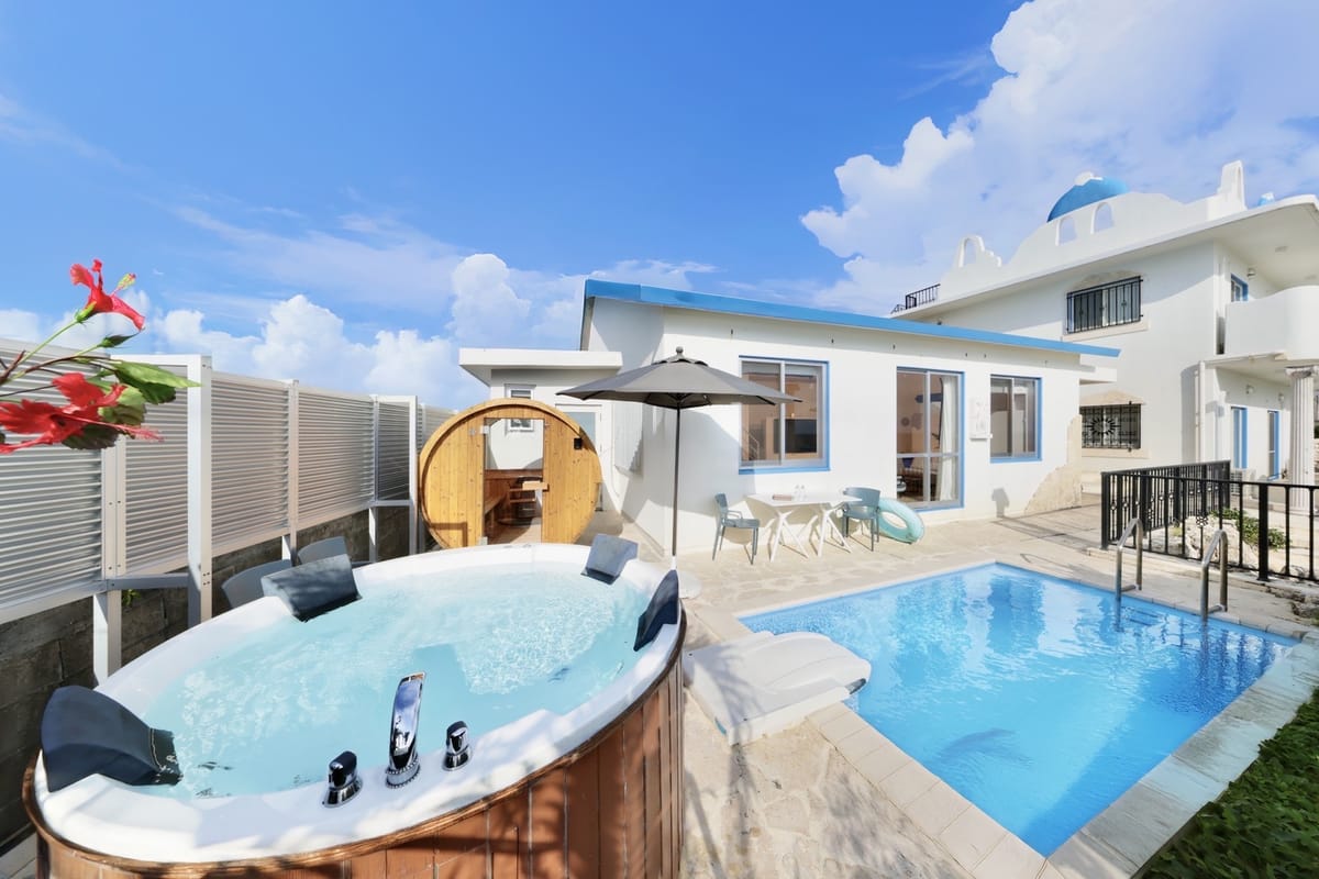 クリスタルヴィラ池間 【Room A】プライベートプール&ジャグジー&サウナ付