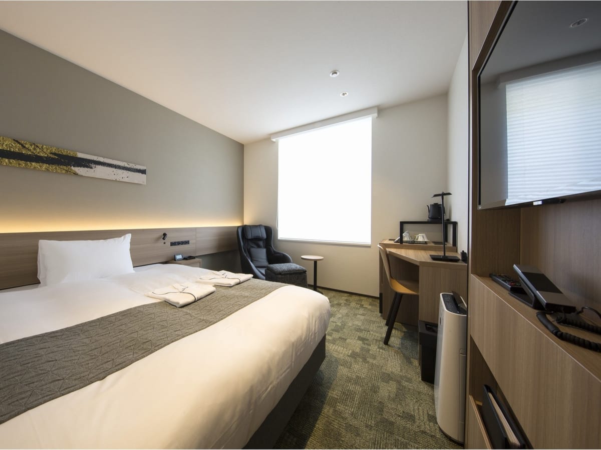 静鉄ホテルプレジオ京都四条 コンフォートダブルルーム(ユニットバス・マッサージチェア)