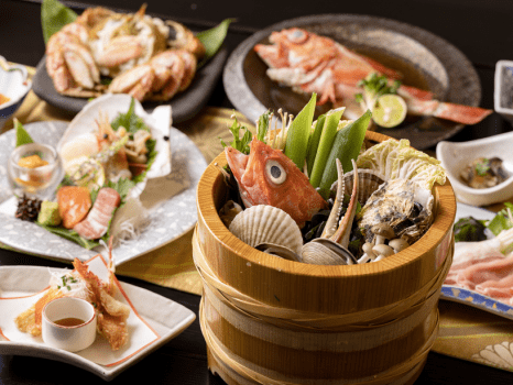 さんご草の郷 能取の荘 かがり屋 【”極”さんご会席】最高級かつ極上をわっぱ煮でお届け~北海の厳選食材をふんだんに─。.