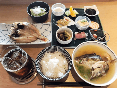 移り住みたくなる宿『イミグレ』 ■驚■氷見初！？レアプラン！【１泊✖️漁師飯風の和朝食付き】×宿泊特典★チェックインから飲み放題【会員登録で5%OFF】