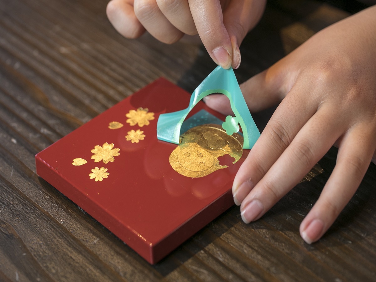 片山津温泉 季がさね 金箔貼り体験と美の極み　金箔ソフトクリーム にコスメ・文化を堪能する贅沢コース