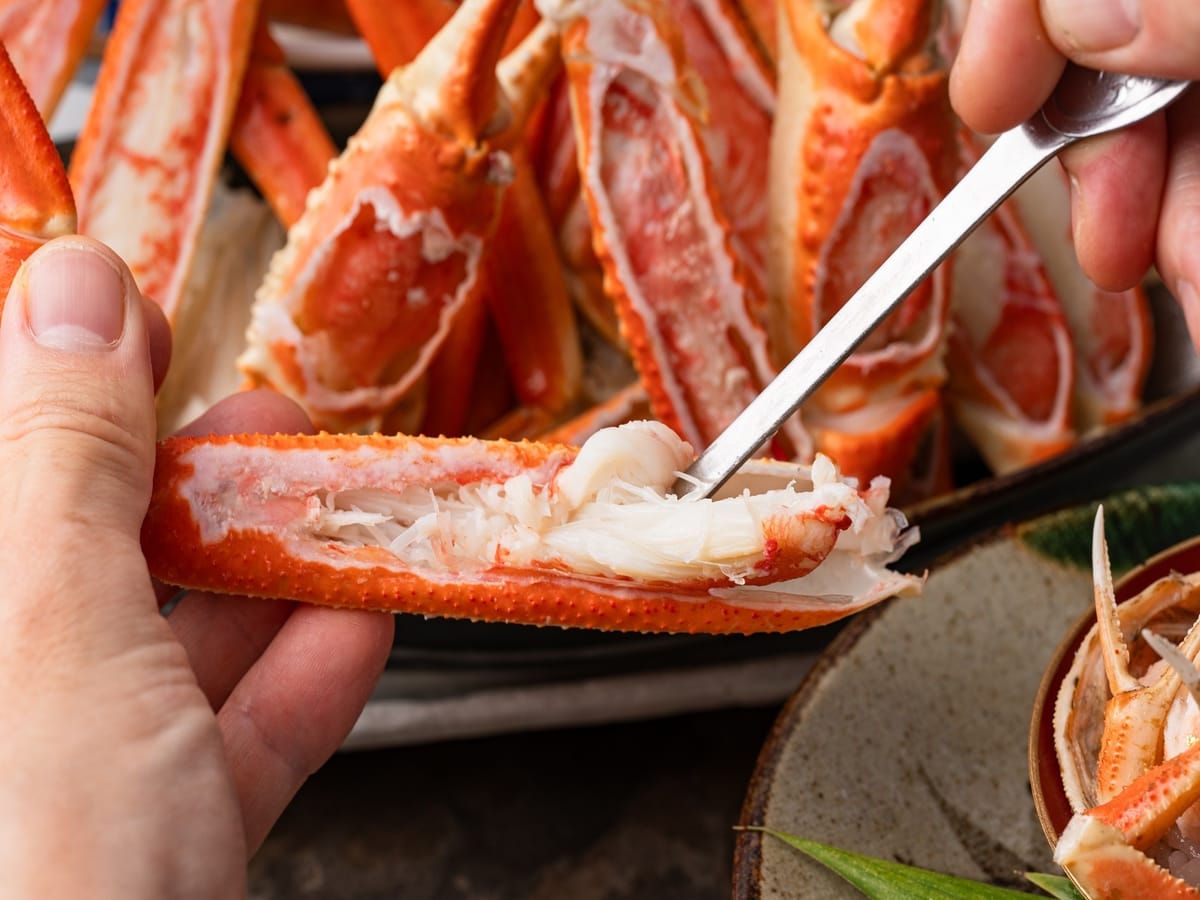 片山津温泉 季がさね 【冬SALE 予約期間限定10%OFF＆地酒飲み放題付き】～蟹づくしの宴～大人お一人2.2杯使用　贅沢蟹会席