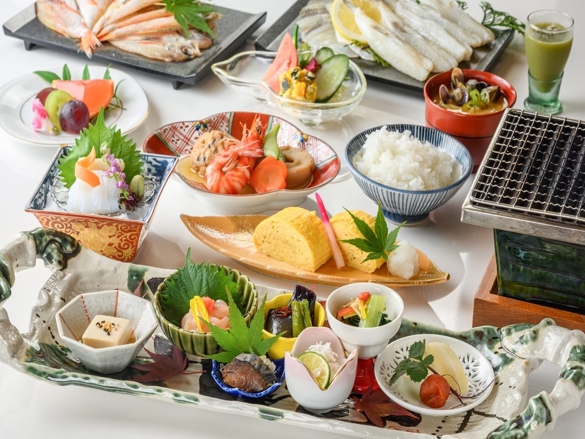 片山津温泉 季がさね 【早期30】30日前までのご予約で2,200円OFF!スタンダード会席「加賀の季」と源泉温泉を満喫