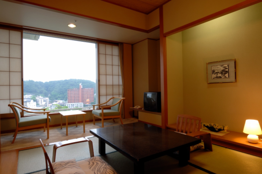 伊豆長岡温泉 ホテル天坊 お二人様でも寛げるコンパクト和室【和室6畳+広縁・禁煙】