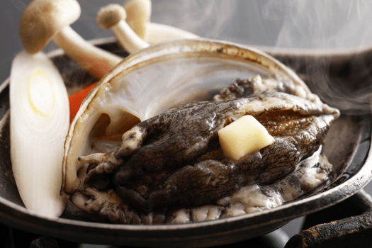 千年亭 <DP>【基本会席】メインは「鳥取和牛or活きアワビ」!東郷湖に浮かぶ「絶景露天風呂」を満喫!