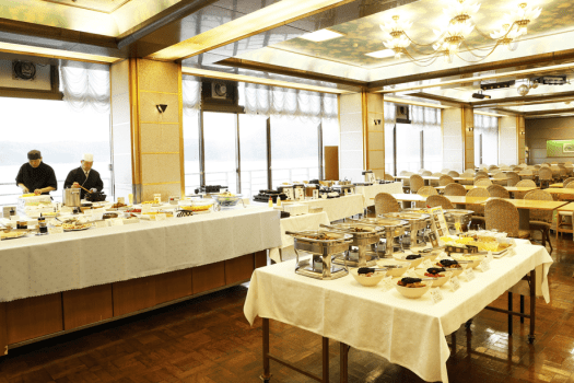 千年亭 <DP>【鳥取の恵み◇朝食付】地元食材たっぷりのバイキング!湖と星を眺める絶景温泉<チェックイン21時まで>