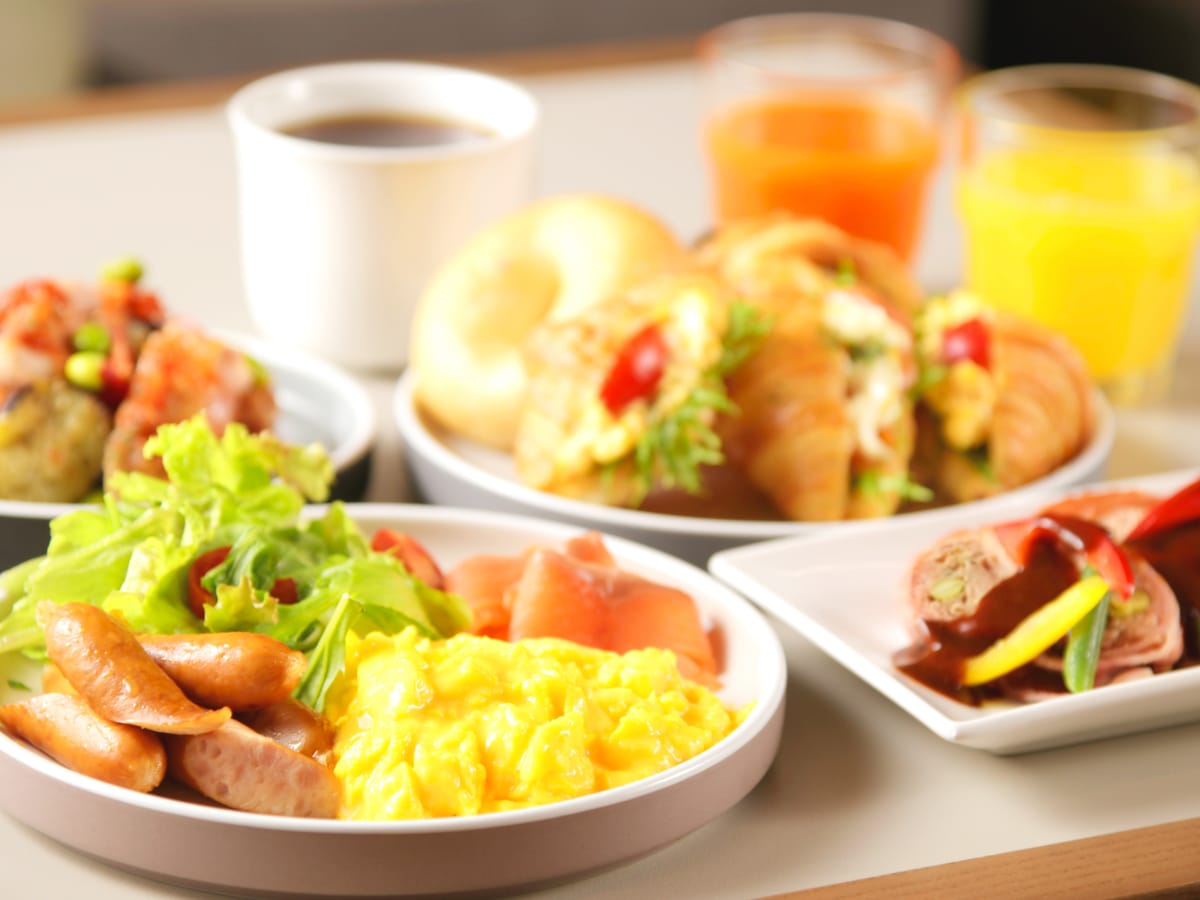 ホテルオリエンタルエクスプレス福岡中洲川端 【期間限定★朝食プレゼント】選べる楽しさ♪特製ベーグル&海鮮丼で朝から大満足!(朝食ブッフェ付)