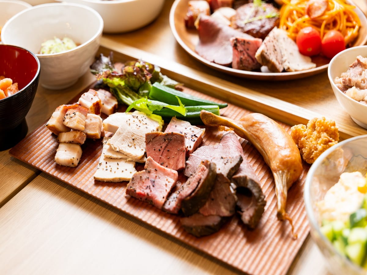 アパホテル&リゾート〈岡山駅新幹線口〉2026年8月6日(木)OPEN! 【朝食付き】お肉専門店ならではの高品質なお肉と地元グルメを愉しめる贅沢和洋ビュッフェ。