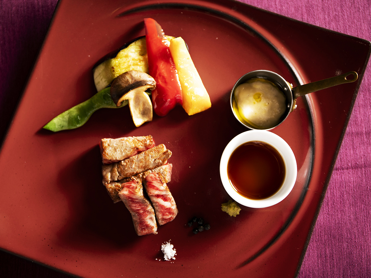 ガーデンテラス福岡ホテル＆リゾート 【2食付】＜鉄板焼ディナー／20:00スタート＞ 目の前で繰り広げられる、シェフの鉄板パフォーマンス