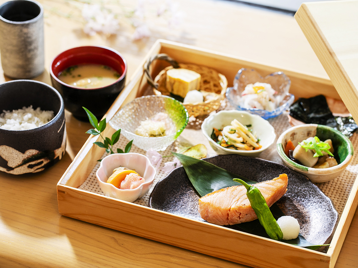 ガーデンテラス福岡ホテル＆リゾート 【ボディマッサージ75分コース】＜選べる朝食付＞インルームマッサージでリラックス