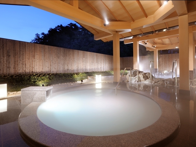 鳥羽国際ホテル 潮路亭 【夕食は後半席（20時前後確約）】伊勢海老・鮑付　味覚プラン