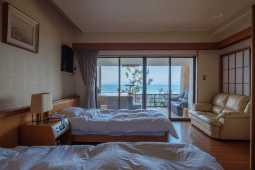 夫婦露天風呂の宿  吟松  【禁煙】＜岩露天風呂付き＞海側４階和室4.5畳&ツインベッド