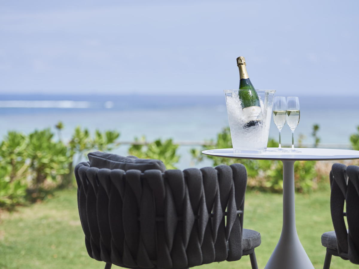 THE HIRAMATSU HOTELS & RESORTS 宜野座 【アニバーサリー】シャンパンとケーキで彩る 大切な記念日 美食のリゾートで過ごすひととき