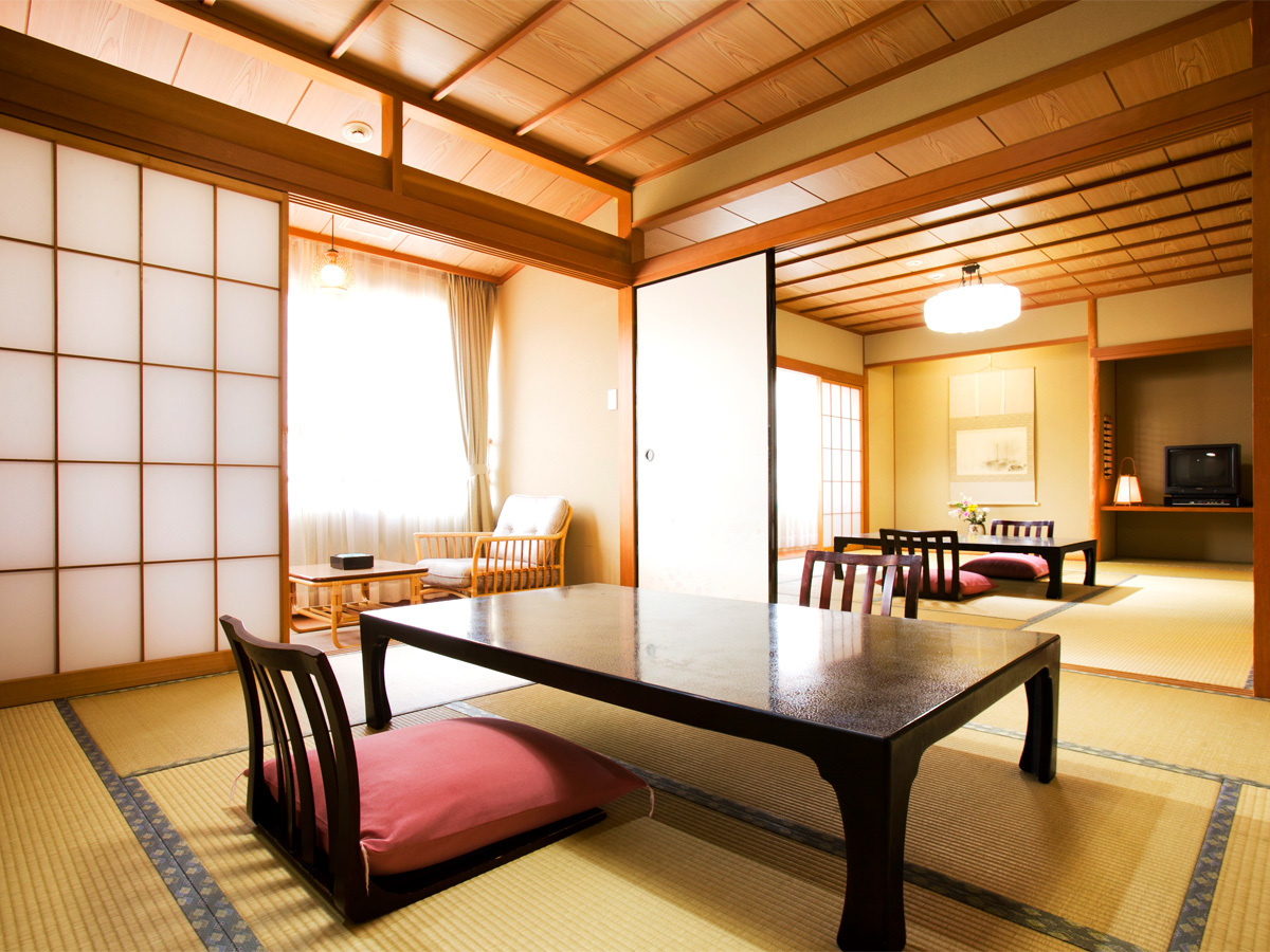 旅亭 山の井 華兆亭2間続き（バス・トイレ付和室10＋8畳）