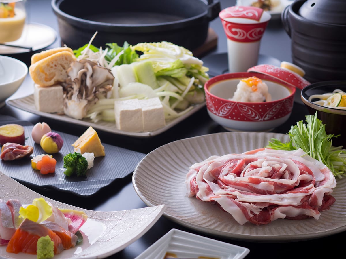 湯山荘 阿讃琴南 【冬季限定】香しい芳醇な味噌の香り広がる里山ぼたん鍋コース