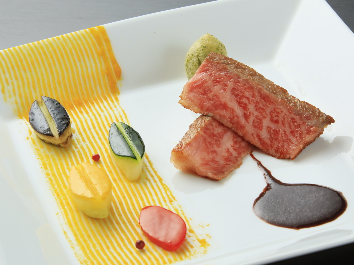 ホテル談露館 【プレミアム会席】<メインは黒毛和牛ステーキ>特別な日や記念日におすすめ!特選ステーキを堪能