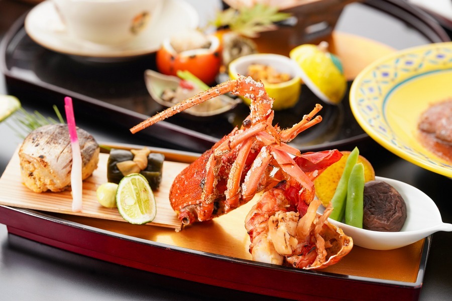 ホテル天坊 ◆伊勢海老・米沢牛サーロインステーキ・アワビ◆料亭個室で贅沢に味わう厳選会席プラン
