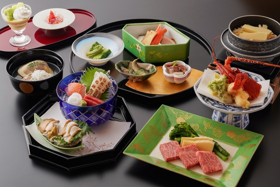 ホテル天坊 ◆伊勢海老・米沢牛サーロインステーキ・アワビ◆個室料亭で贅沢に味わう厳選会席プラン