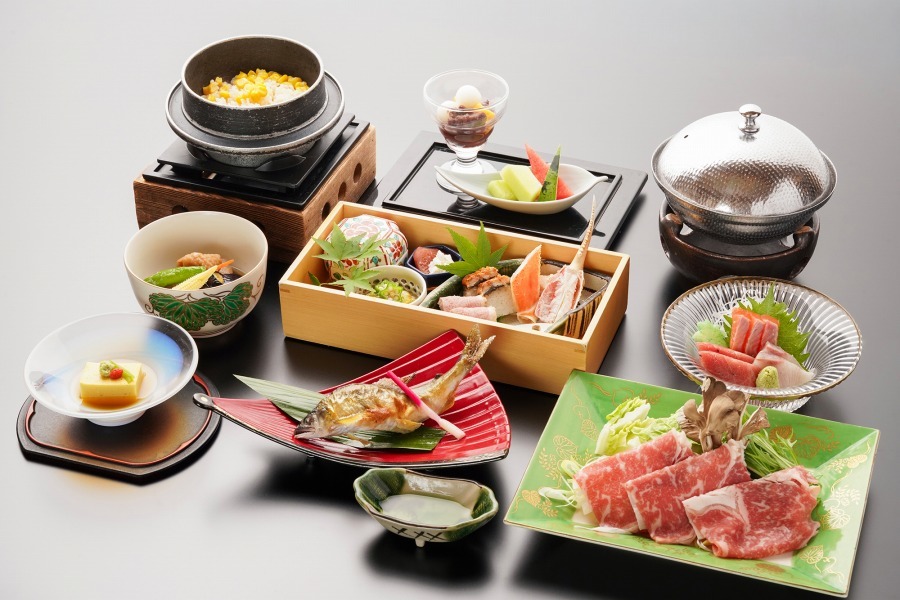 ホテル天坊 【個室確約・乾杯ドリンク付】料理重視のグループ会席|気兼ねなくゆったり宴会