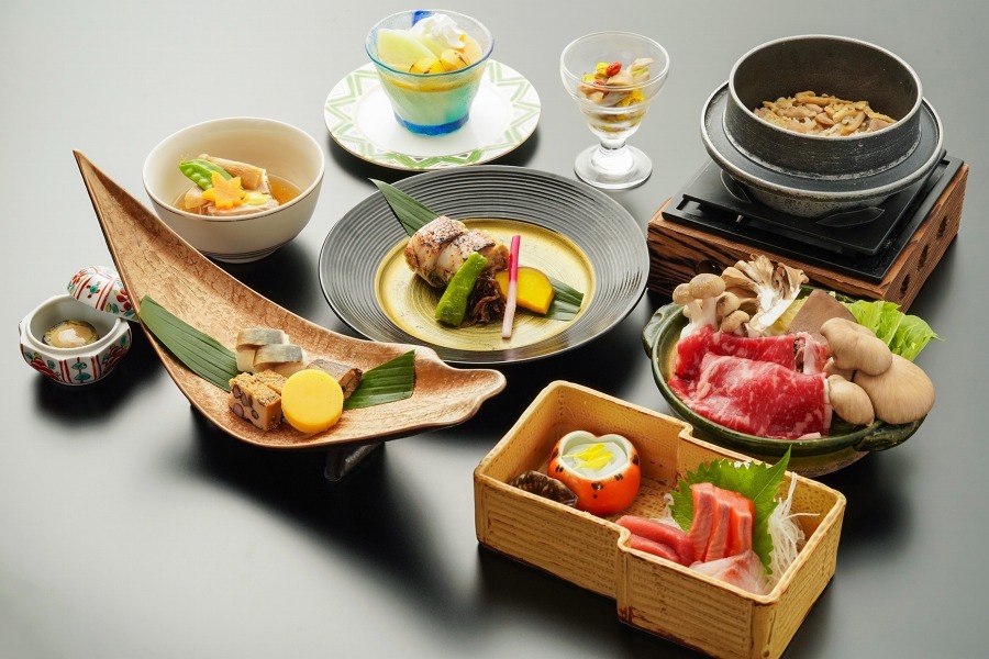 ホテル天坊 【個室確約・乾杯ドリンク付】料理重視のグループ会席｜気兼ねなくゆったり宴会