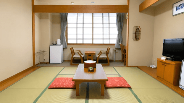 蘭越町交流促進センター 幽泉閣 ◆和室8畳+板の間2畳・禁煙