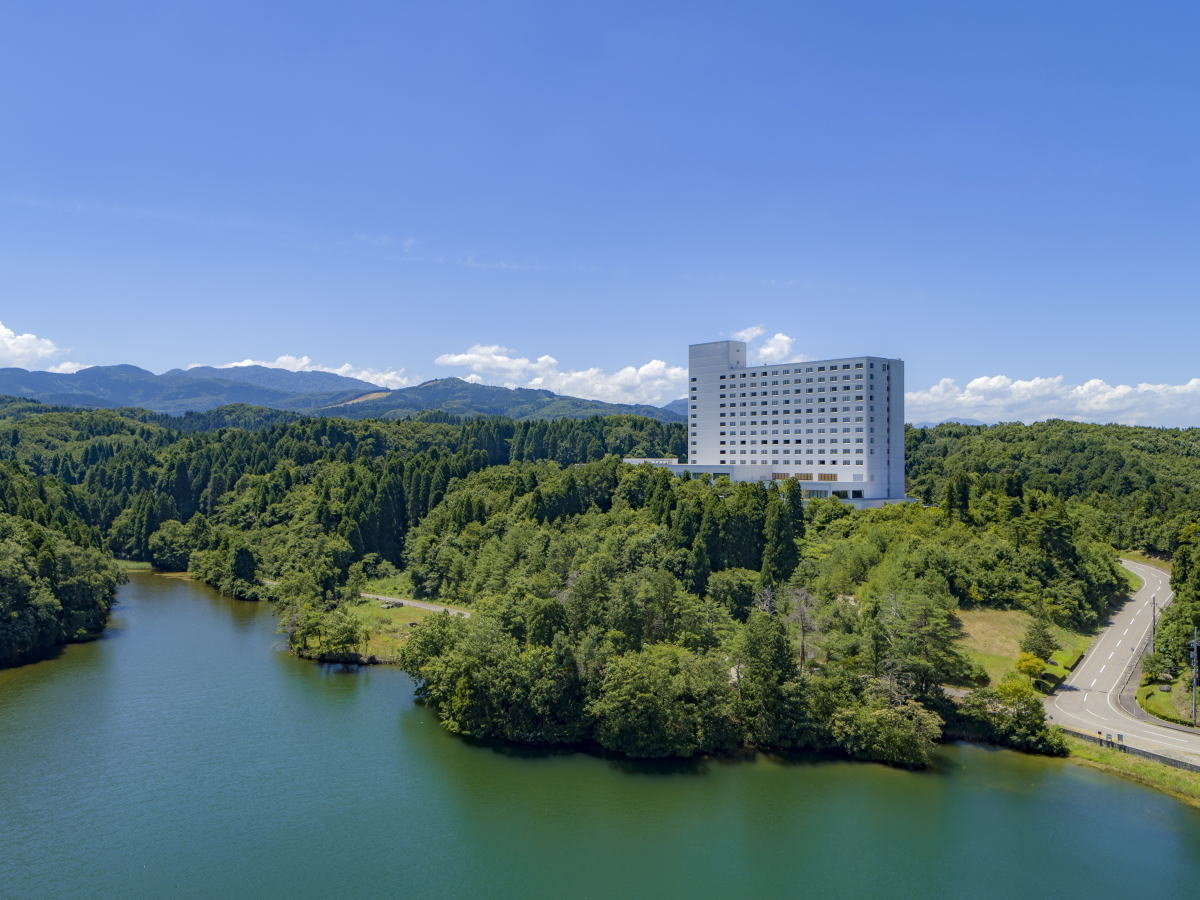 メルキュール富山砺波リゾート＆スパ 【スタンダード】砺波平野を一望し、古き良き風景を五感で楽しむ北陸満喫ステイ＜素泊まり・ラウンジ付＞
