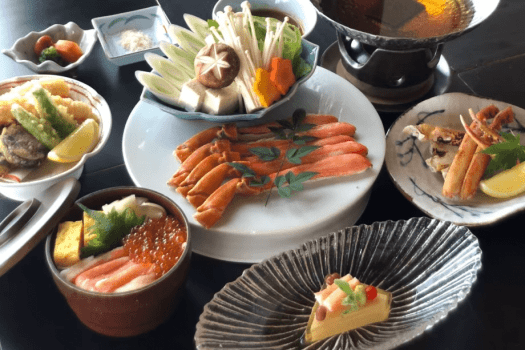 海の旅亭おきなわ名嘉真荘 【早割30】期間限定|南国沖縄で味わう北海の美食「蟹づくし御膳」|焼蟹・蟹しゃぶ・蟹天ぷら【夕朝食付】