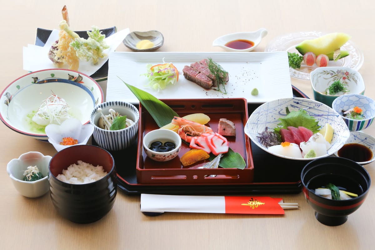石垣島ビーチホテルサンシャイン 【年末年始】サンシャインで過ごすNewYear☆夕食は大晦日ビュッフェ＆元日特別会席　[朝夕食付]