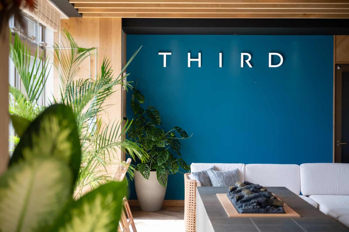 THIRD石垣島 【素泊まりプラン】高級シモンズのマットレスでアクティブな旅の疲れを癒す