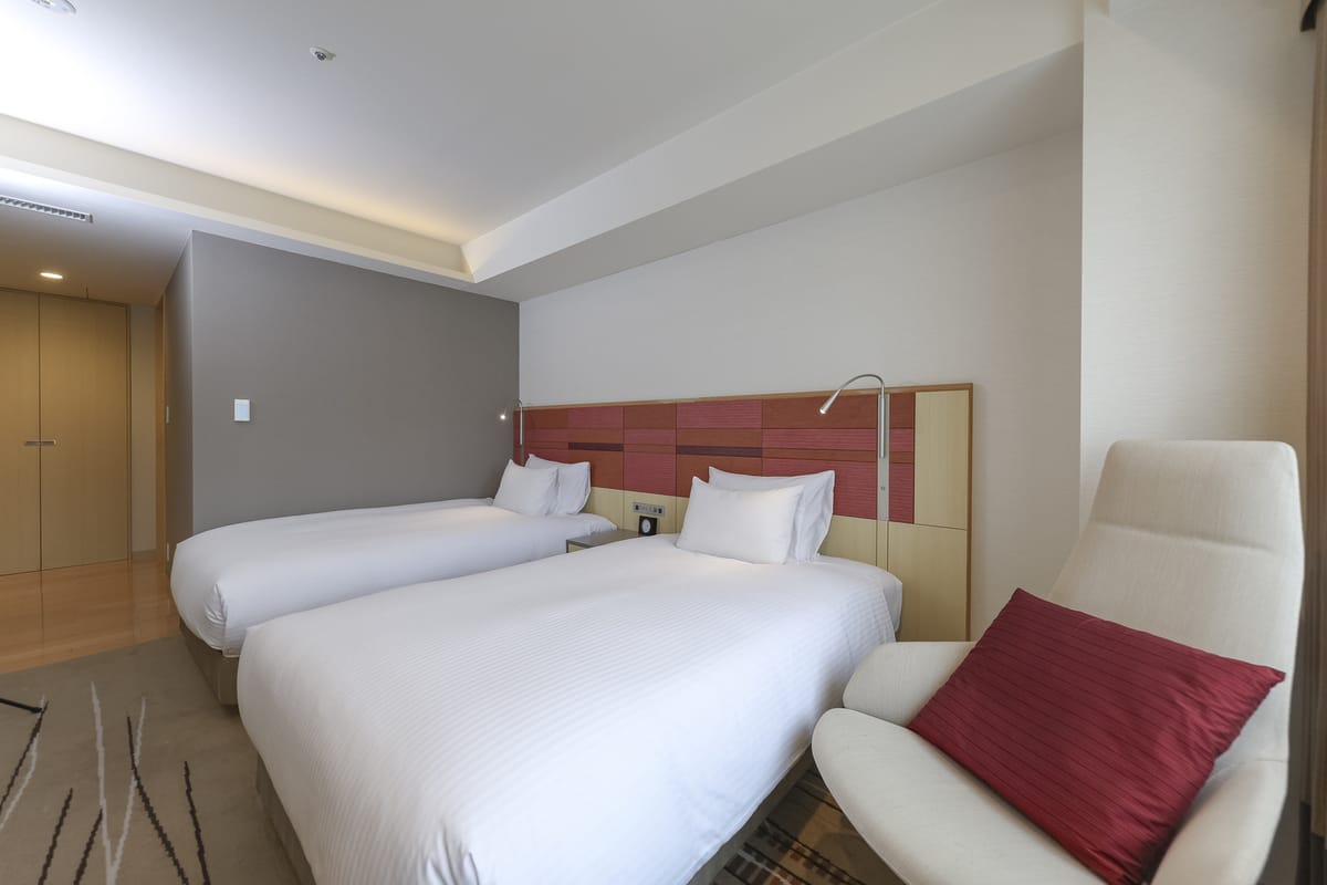 JR九州ホテルブラッサム博多中央 ◇禁煙◇プレミアムツイン 1名