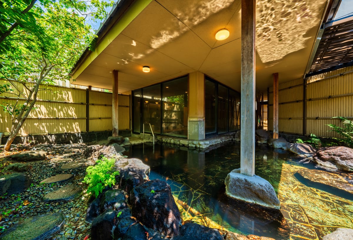 別府温泉－竹と椿のお宿－花べっぷ 【2026年3月6日リニューアル】1泊食事なし ラウンジ利用無料 別府駅徒歩6分で温泉を満喫 素泊