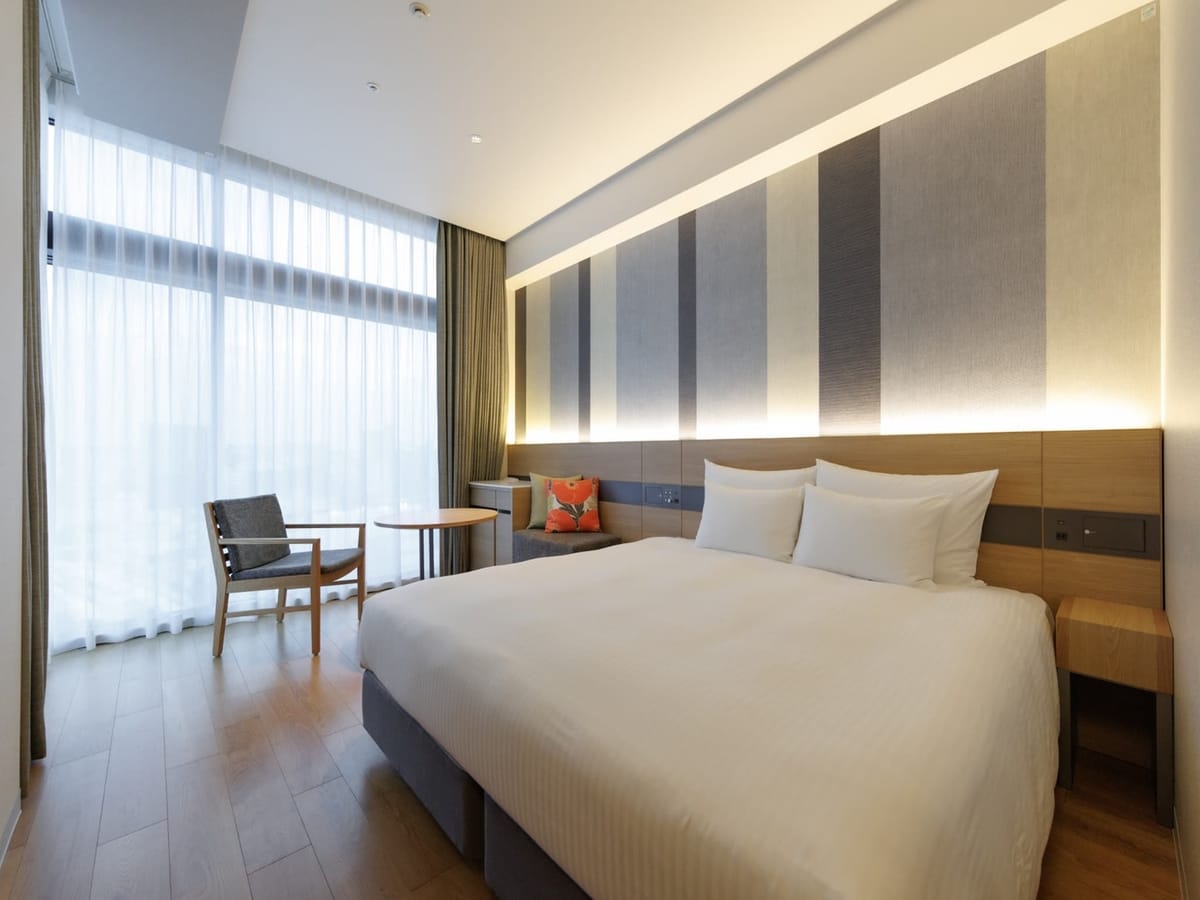 JR九州ホテルブラッサム那覇 【禁煙】デラックスキング｜Wi-Fi完備/洗い場付バスルーム