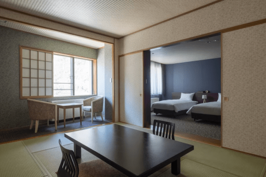 層雲閣 【禁煙】ファミリー館　和洋室《和室12畳+ベッド》