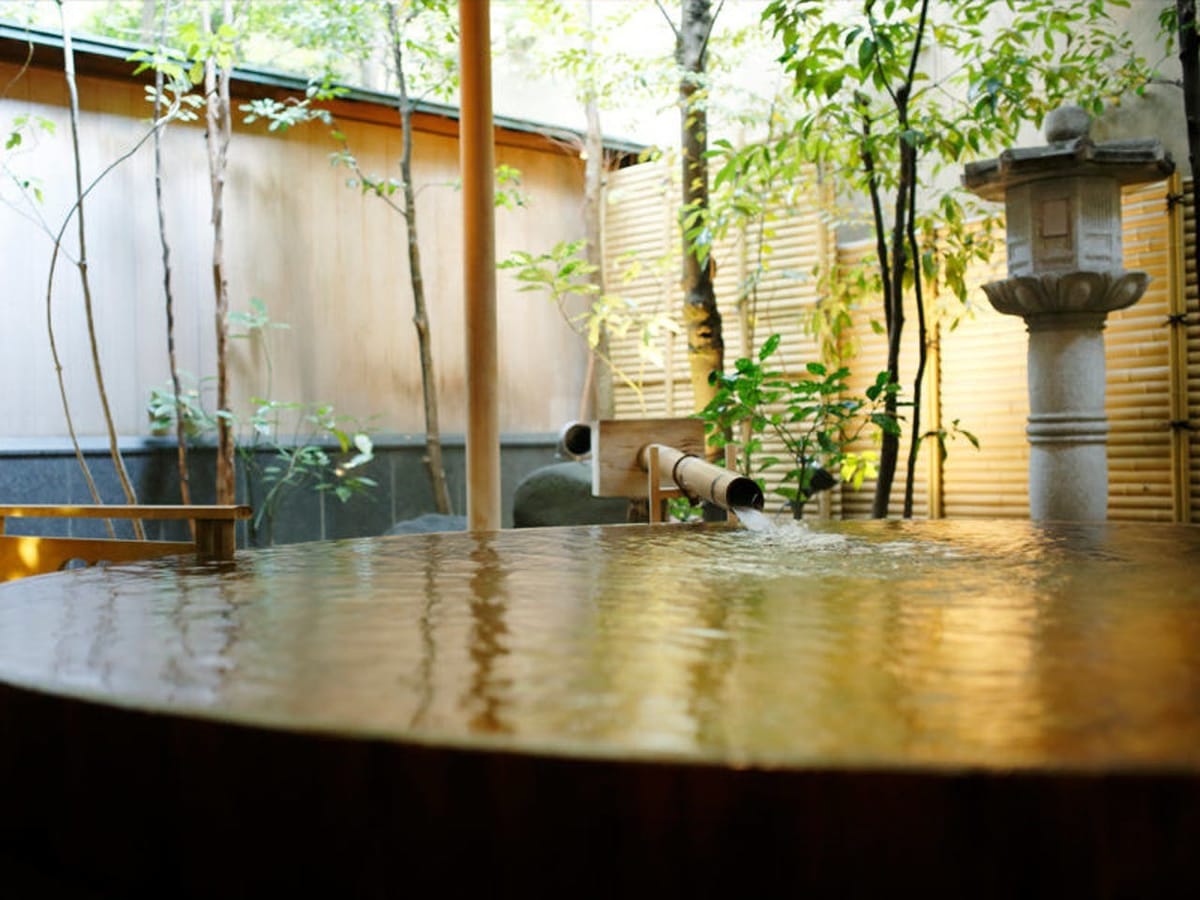 葉渡莉 【素泊まり】22時迄チェックインOK！2ヶ所の大浴場で温泉を満喫・金沢や福井への観光に便利（食事なし）