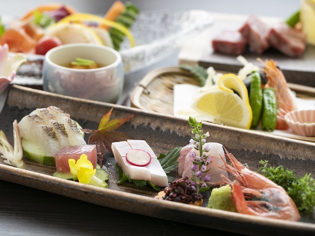 ゆけむりの宿 美湾荘 ◆能登復興☆泊まって応援◆七尾湾に面した小さなレストラン「海」旬満載のおまかせディナー（2食付）