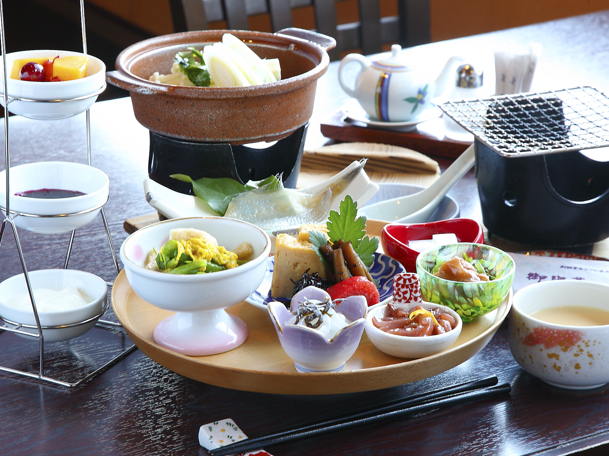 ゆけむりの宿 美湾荘 ◆能登復興☆泊まって応援◆七尾湾に面した小さなレストラン「海」旬満載のおまかせディナー（2食付）