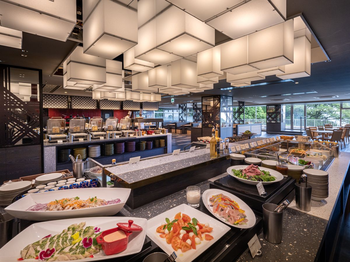 霧島国際ホテル 【人気No.1】★和洋中90種ビュッフェ★多彩なメニューが食べ放題♪ファミリー歓迎【２食付き】