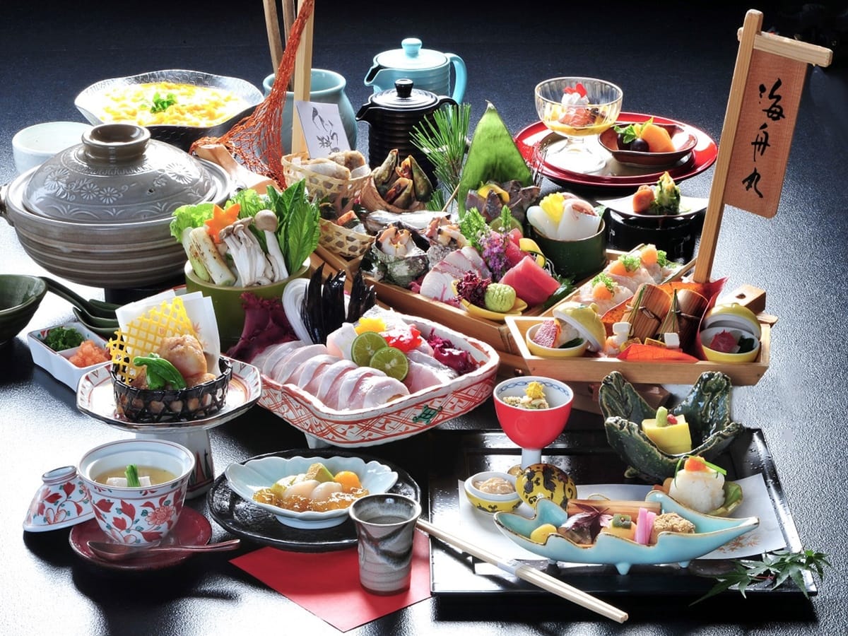 南紀白浜 浜千鳥の湯 海舟 【クエ大鍋会席】高級魚クエ料理6品 クエ鍋増量×〆は雑炊を堪能 淡泊かつ濃厚な味わいを