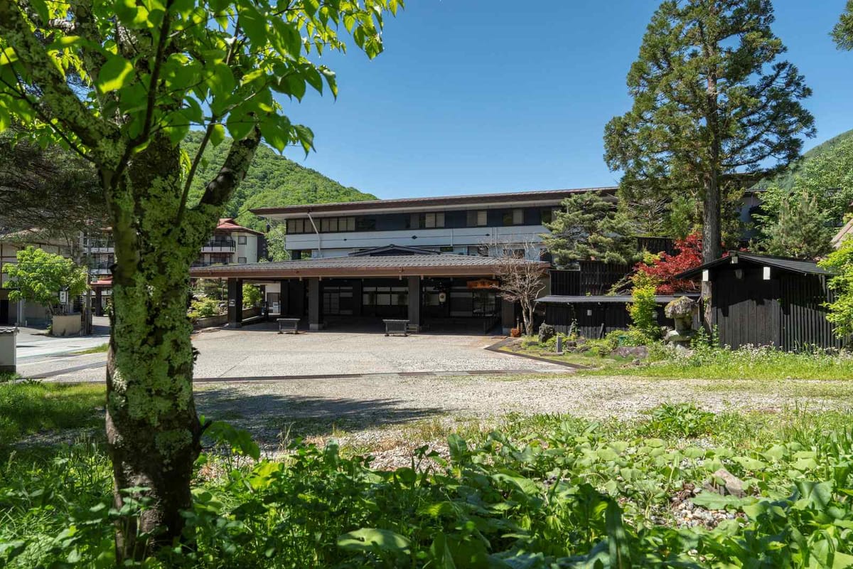 奥飛騨温泉郷 深山桜庵 別館 湯めぐりの宿 平湯館 ★【1泊朝食】25時迄チェックインOK★朴葉味噌や漬物ステーキの郷土料理が並ぶ朝食バイキングが人気♪