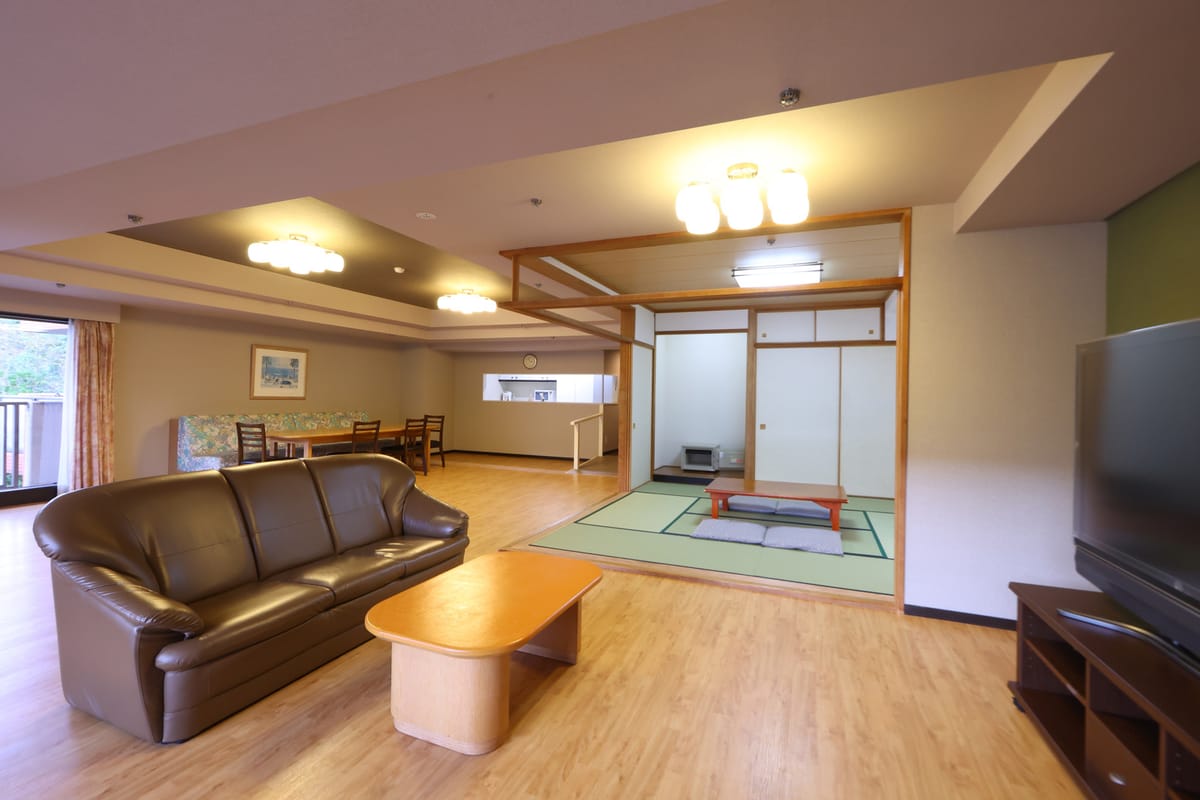 ウェルネスの森伊東 ★【基本★素泊り】お夜食ラーメンは無料~キッチン完備自炊OK~コンビニ徒歩3分☆