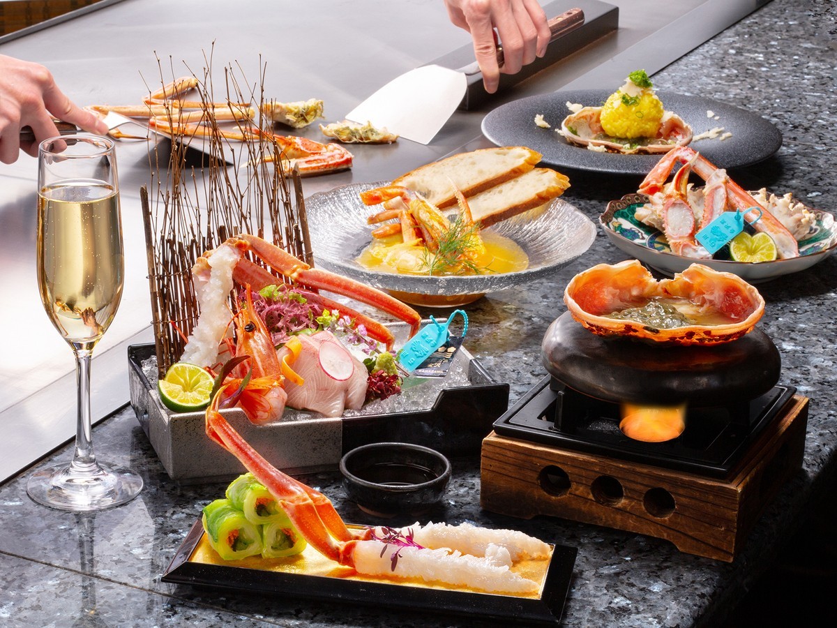吉祥やまなか 【早期割30日前1000円お得　鉄板焼＆加能蟹】一杯の加能蟹を五感で愉しむ鉄板会席　シャンパンと共に