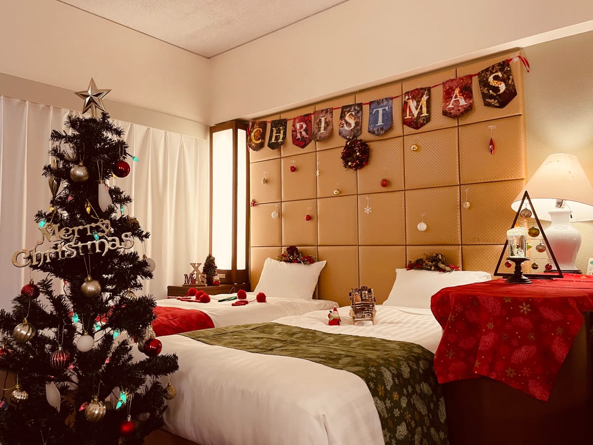 沖縄かりゆしビーチリゾートオーシャンスパ 【1日3室限定】心躍るシーズン★煌めくクリスマスルームでMerry Xmas★スイーツ引換券付（朝食付き）