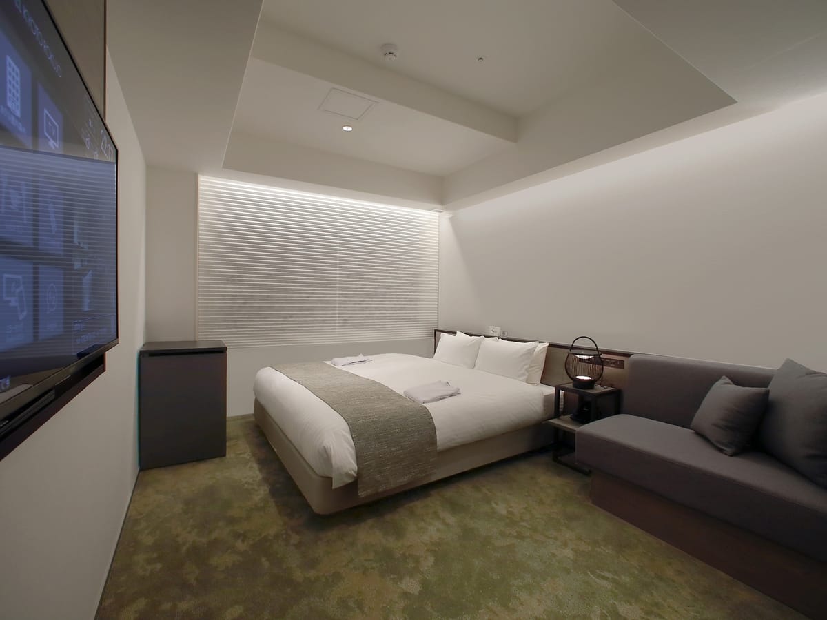 オリエンタルホテル京都 六条 デラックスキング洋室（24.1㎡/180cm幅ベッド）