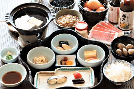 湯の宿 宮浜グランドホテル 【一泊朝食(夕食なし)プラン】おひとり様歓迎!21時までチェックインOK!旅館の朝食と美肌の湯を堪能♪