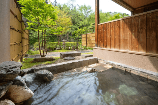 游泉志だて 1階　庭園付和モダン　岩露天風呂付（禁煙）