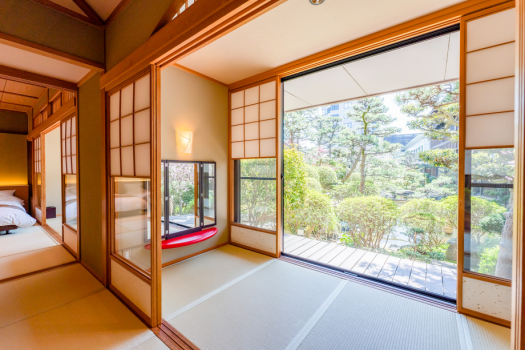 伝統旅館のぬくもり 灰屋 リニューアルオープン！和洋室ガーデンスイート観月亭　お庭を見ながら贅沢なひと時を