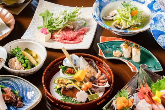 伝統旅館のぬくもり 灰屋 リニューアルオープン！和洋室ガーデンスイート観月亭　お庭を見ながら贅沢なひと時を
